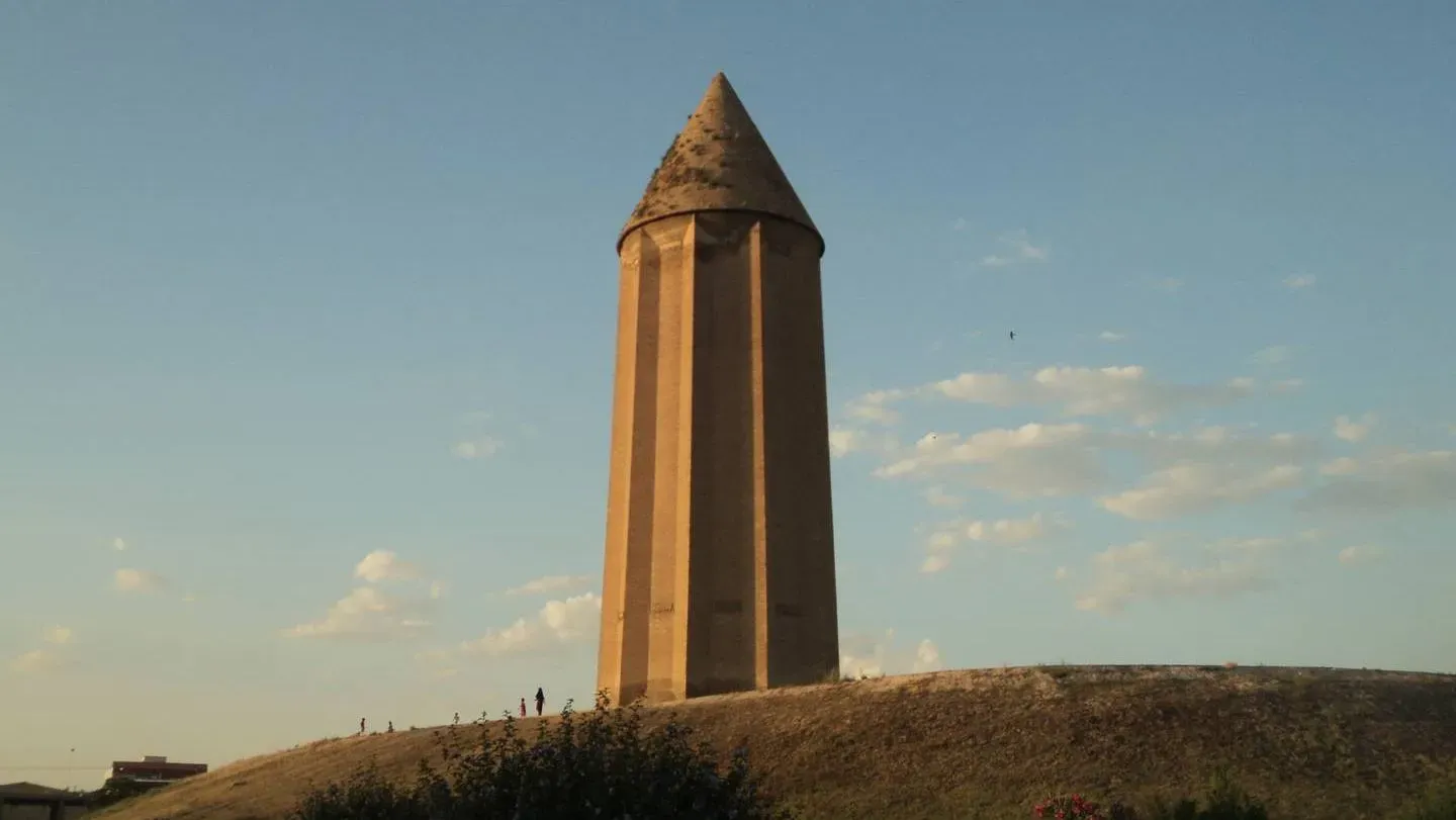 برج گنبد قابوس