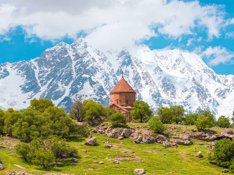 Alibaba https://cdn.alibaba.ir/cms/uploads/van_in_turkey_388debc596_803d477cbb.jpg
