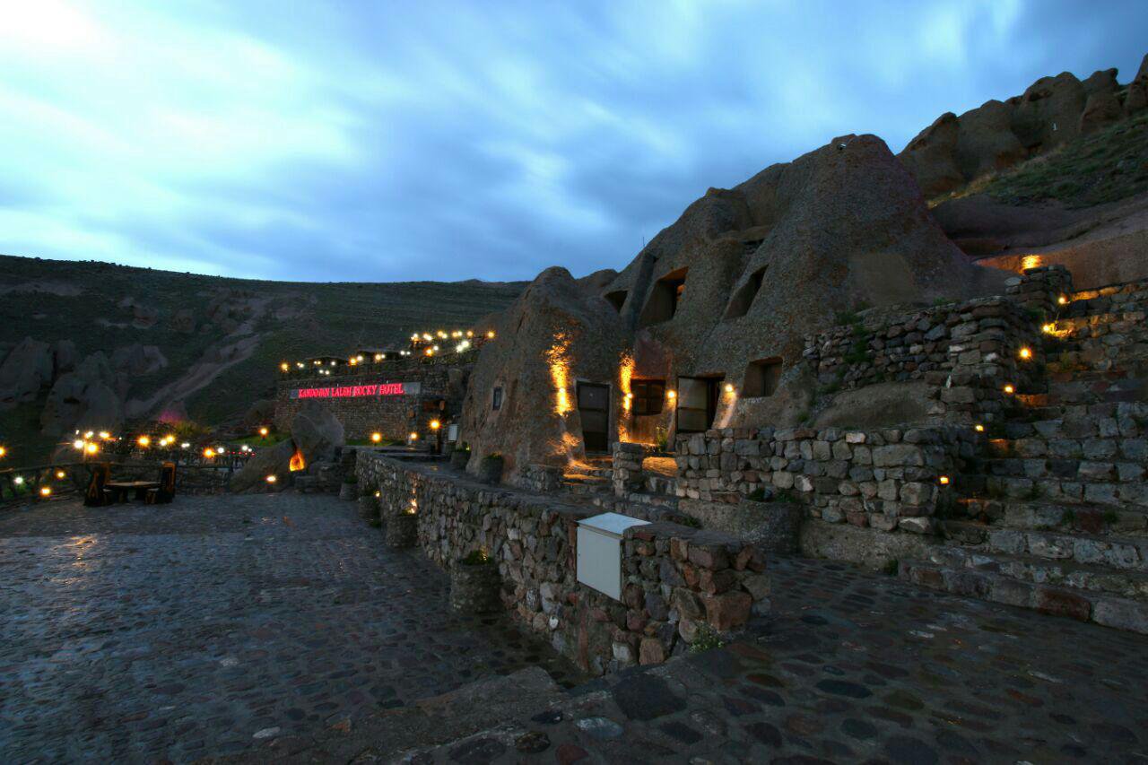 تصاویر هتل صخره ای لاله کندوان