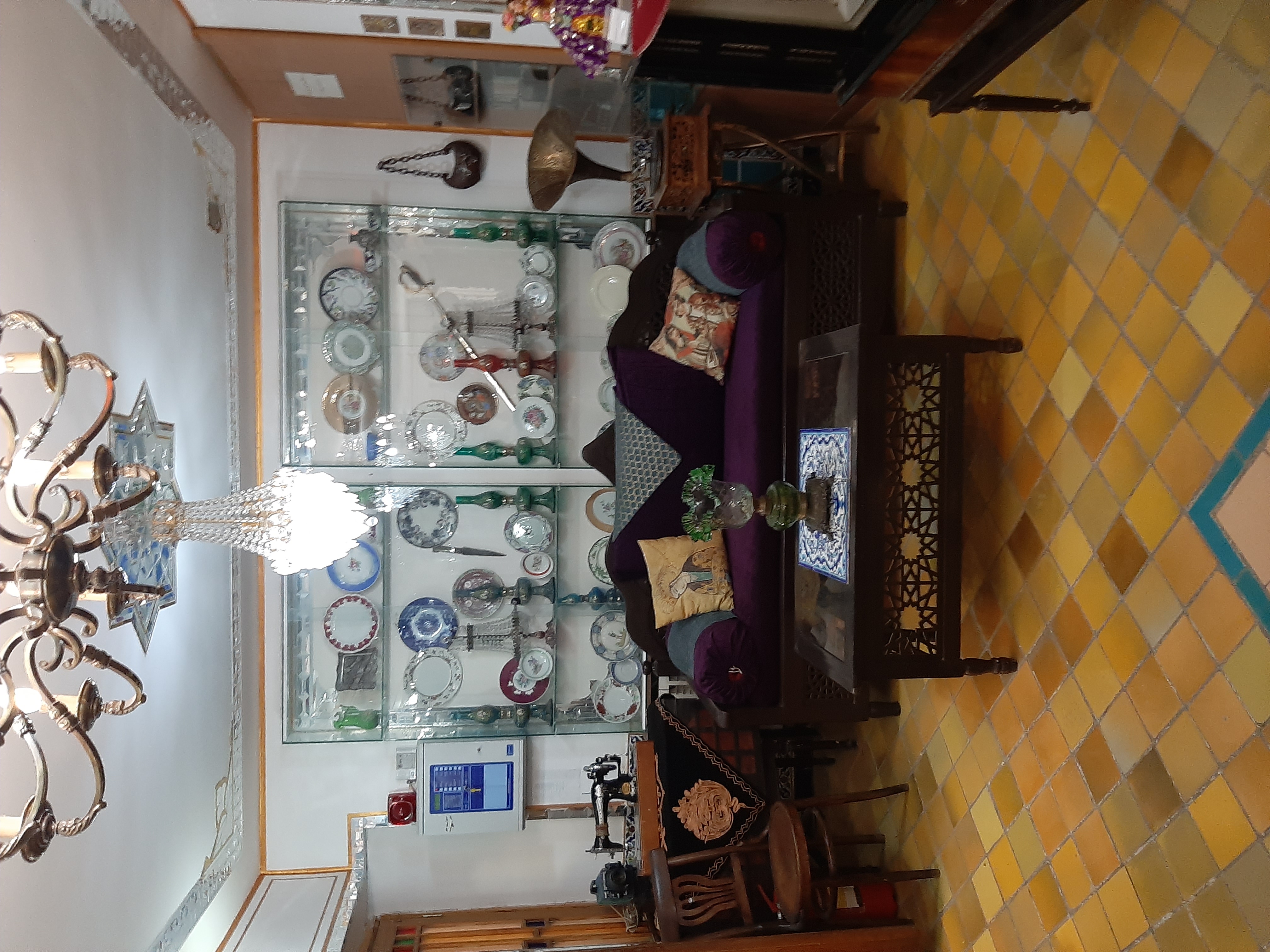 Alibaba https://cdn.alibaba.ir/ostorage-ugc/randd-threepio/legacy_photo_53d157bbf00136470a500c6ef81a35fc258fcf7273554dcfefbdf34e0d502d85_.jpg?w=144