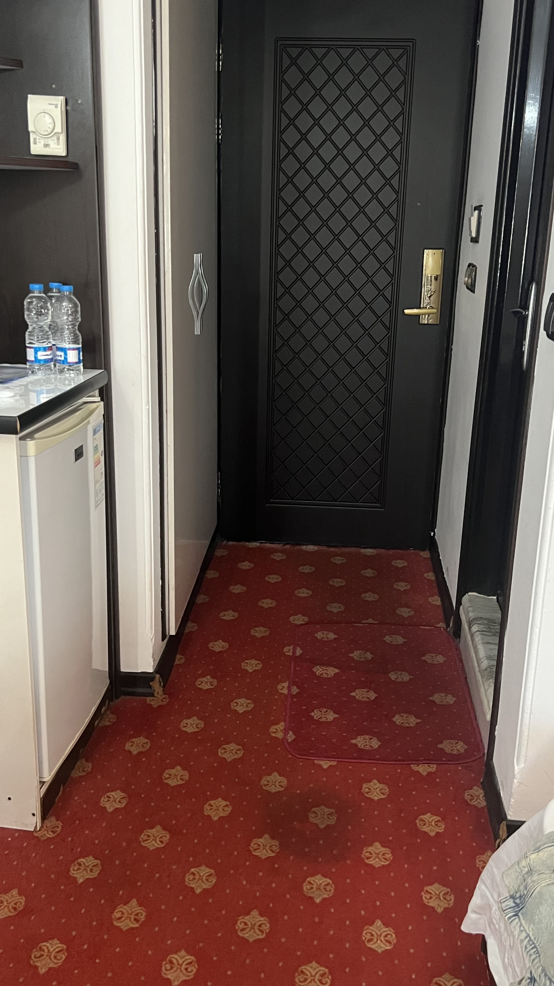 Alibaba https://cdn.alibaba.ir/ostorage-ugc/randd-threepio/legacy_photo_7f738835785b6a9e944a5919cba1004d2aa10d30d38da5d285c473dff2feac1c_img1938.jpeg?w=144