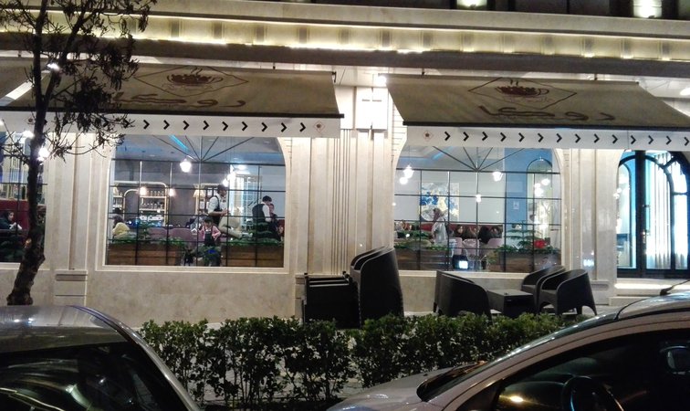 کافه رستوران روکا