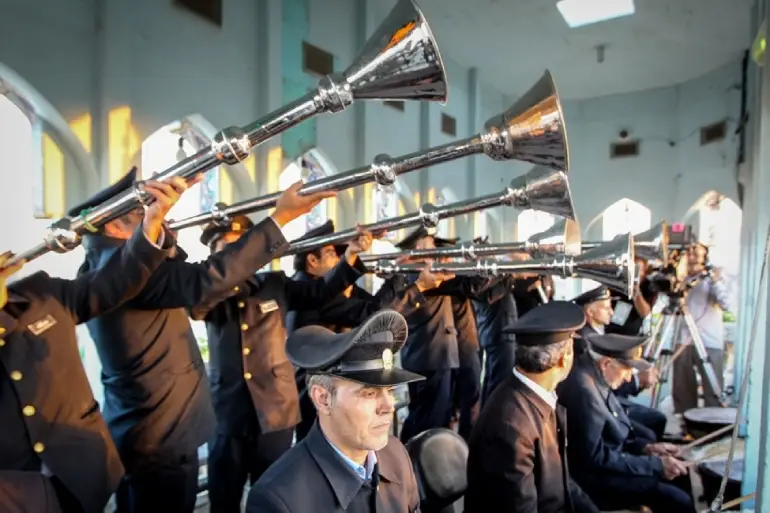 آیین نقاره‌ زنی در حرم امام‌ رضا (ع)