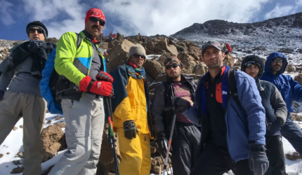 صعود گروه طبیعت‌گردی علی‌بابا به بلندترین قله‌ ایران