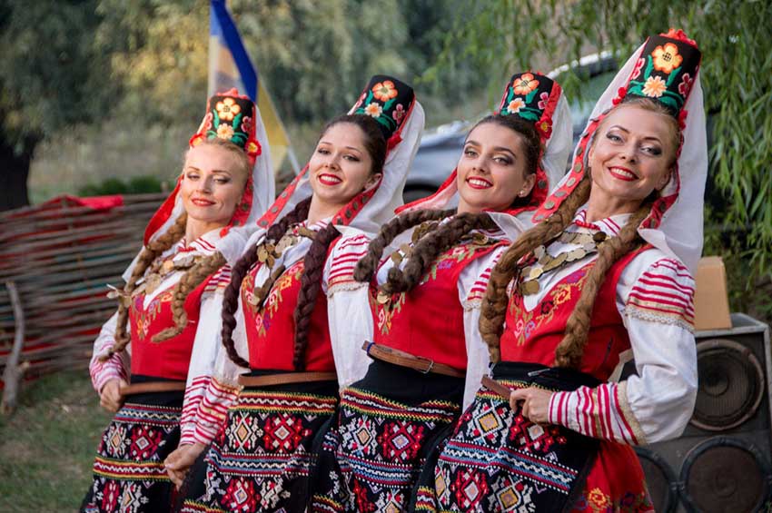 سوغات بلغارستان - لباس سنتی بلغارستان