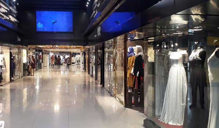 مرکز خرید ونک از معروف‌ترین مراکز خرید در تهران