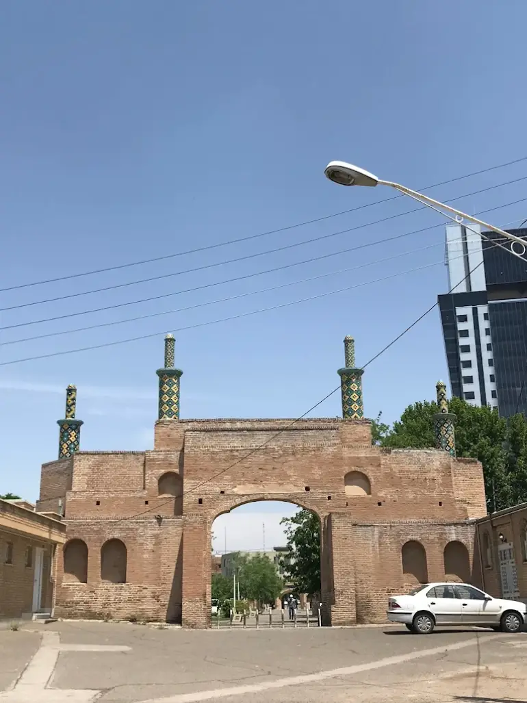 جاهای دیدنی قزوین؛ راهنمای سفر به شهر دروازهها 37 دروازه درب کوشک