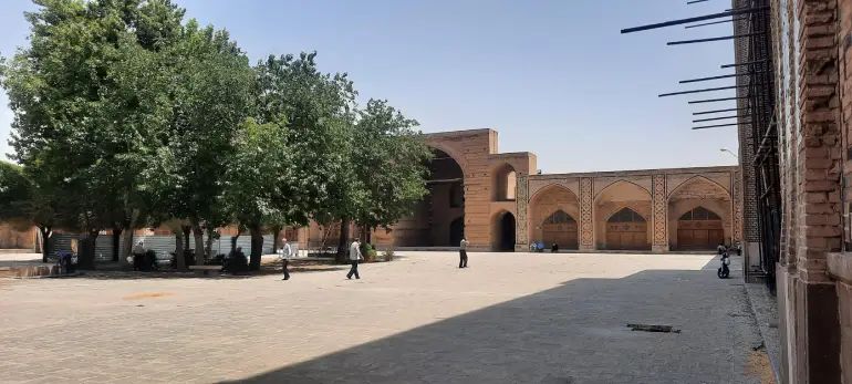 جاهای دیدنی قزوین؛ راهنمای سفر به شهر دروازهها 39 مسجد جامع عتیق قزوین