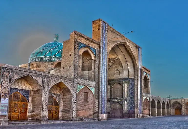 جاهای دیدنی قزوین؛ راهنمای سفر به شهر دروازهها 40 مسجد جامع عتیق قزوین