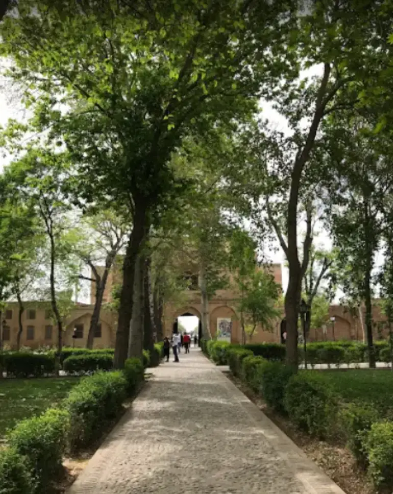 جاهای دیدنی قزوین؛ راهنمای سفر به شهر دروازهها 80 باغ صفوی قزوین