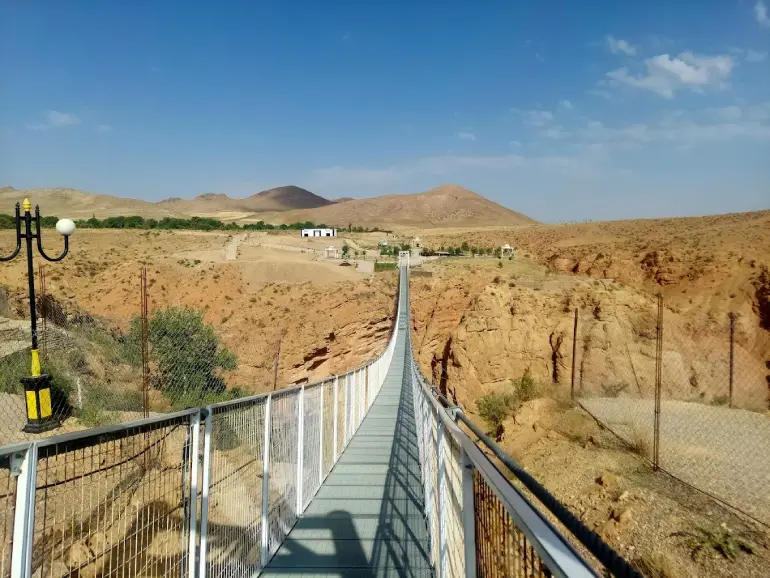 جاهای دیدنی قزوین؛ راهنمای سفر به شهر دروازهها 94 پل معلق آوج
