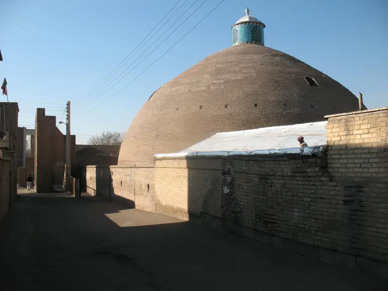 جاهای دیدنی قزوین؛ راهنمای سفر به شهر دروازهها 103 آب انبار تک گنبدی قزوین