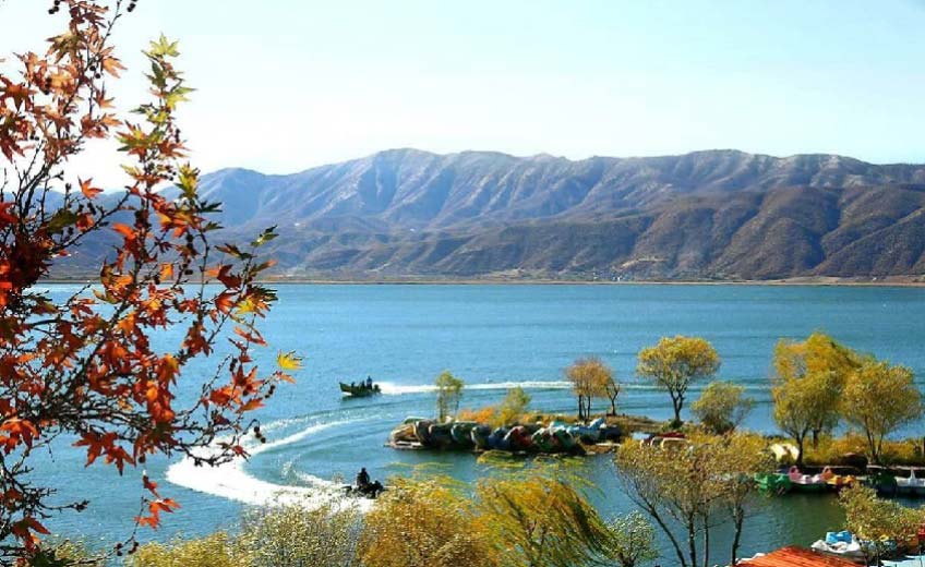 دریاچه زریوار از دریاچه های زیبای ایران