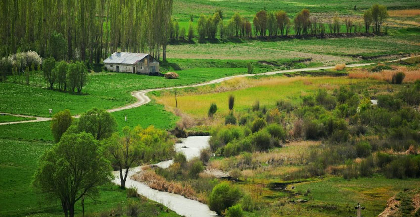 روستای سله بن و دریاچه سد نمرود در فیروزکوه