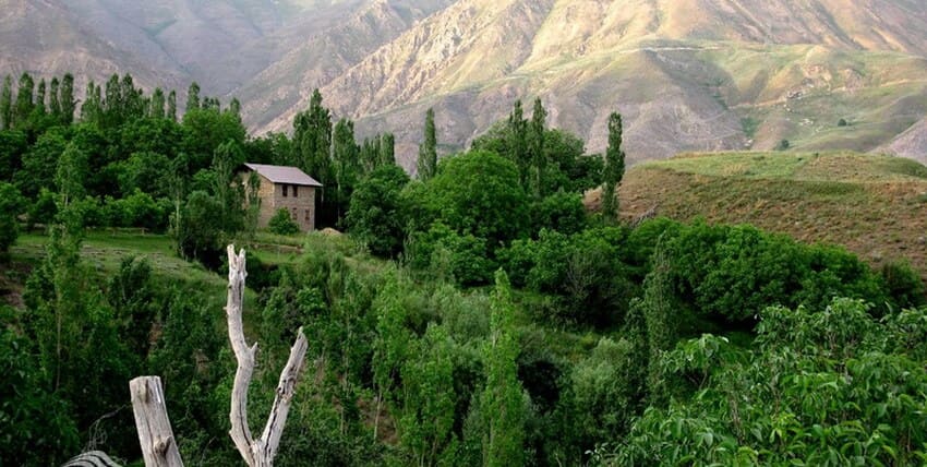 آبشار و روستای اورازان در طالقان