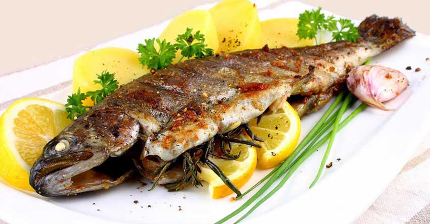 ماهی شکم‌پُر از غذاهای گیلانی
