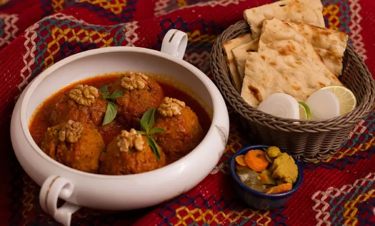 غذاهای سنتی کاشان؛ خوشمزههای کاشان را کشف کنید 7 کوفته شفته سماق کاشان