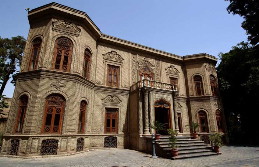 موزه آبگینه تهران از زیباترین ساختمان های قدیمی تهران