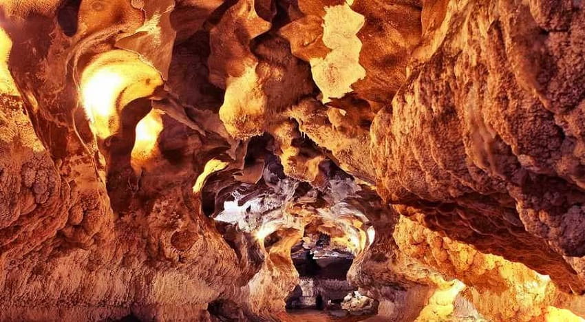 غار‌های کتله‌خور از جاهای دیدنی زنجان