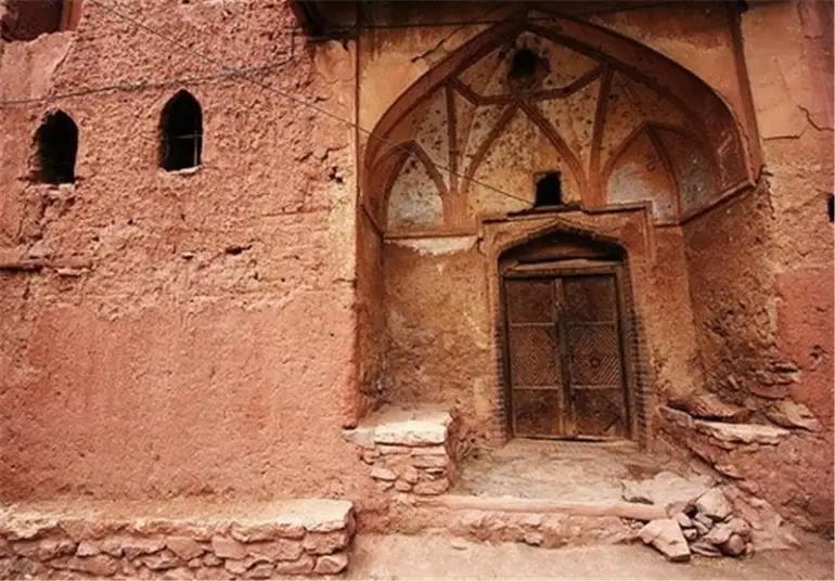 روستای ابیانه؛ گشتی در نگین سرخ کویر ایران 32 خانقاه ابیانه