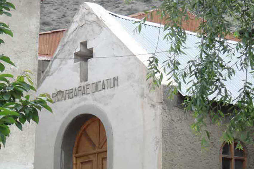 کلیسای سرخ‌آباد در سوادکوه