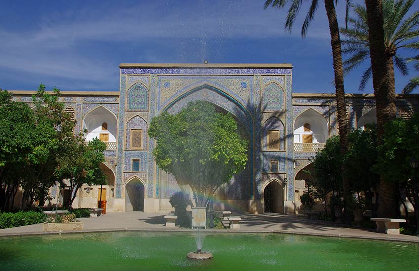مدرسه خان