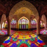 مسجد نصیرالملک شیراز؛ جشن شیشه‌های پر از راز