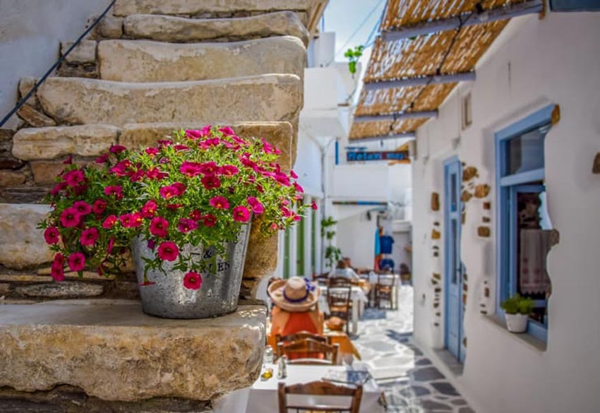 خیابان های سنتی در ناکسوس یونان