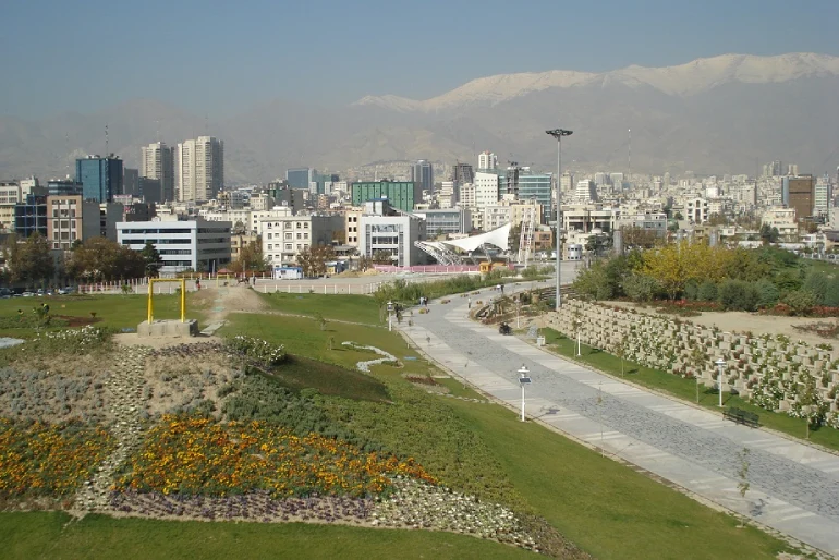 جمعه بازار پروانه تهران؛ ماجراجویی در اجناس بیشمار 20 جمعه بازار پروانه