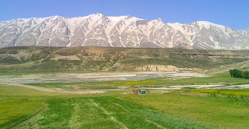زردکوه از زیباترین کوه های ایران