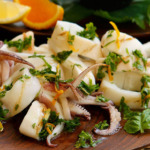 با 10 تا از معروف‌ترین غذاهای دریایی یونان آشنا شوید