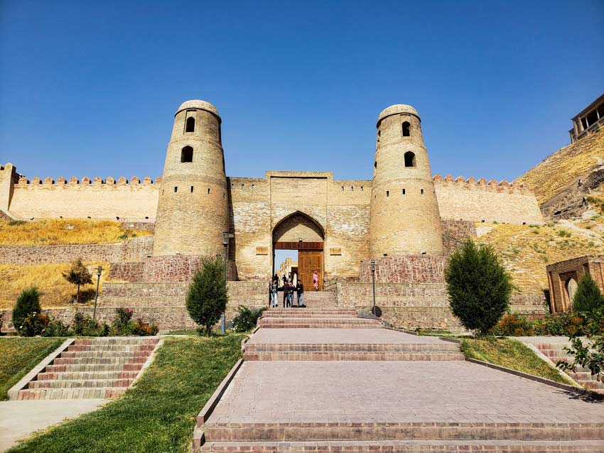 قلعه حصار - جاهای دیدنی تاجیکستان