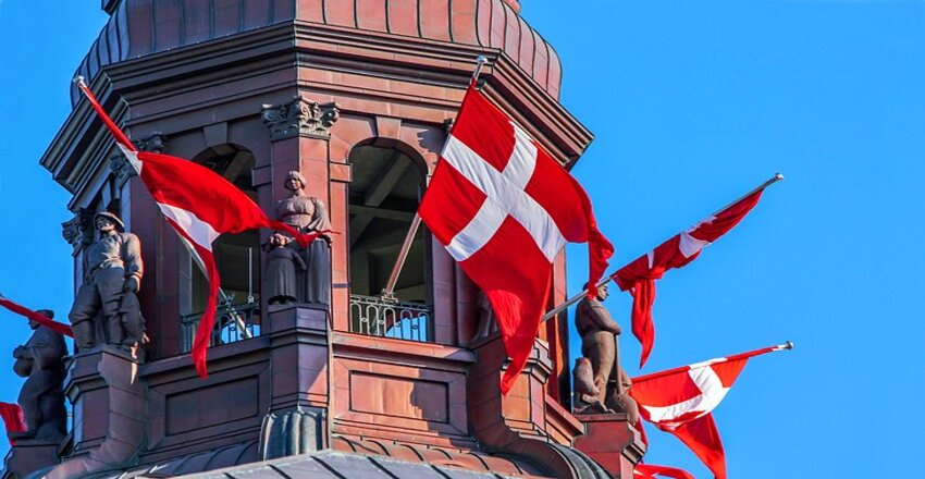 کاخ کریستینسبورگ کپنهاگ (Christiansborg Palace)؛ از شگفت انگیزترین جاهای دیدنی دانمارک