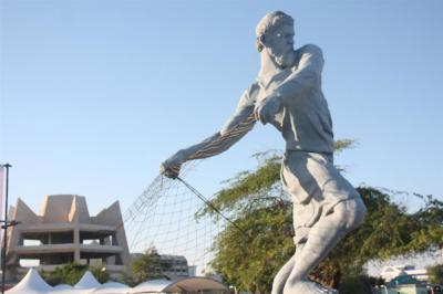 بهترین ساحل برای شنا در کیش