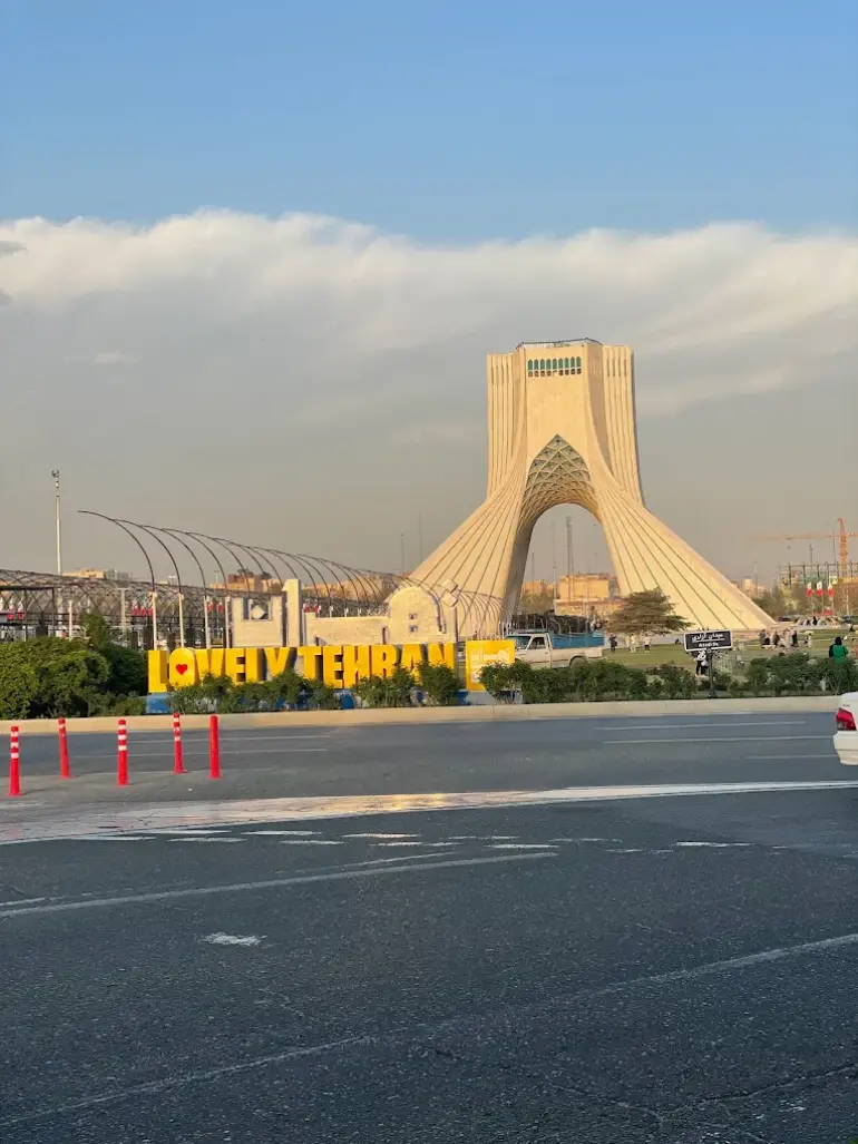 میدان آزادی و برج آزادی؛ شاهدی بر تاریخ معاصر ایران 37 تصاویر برج آزادی