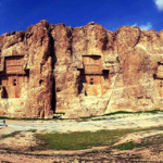 راهنمای سفر به مرودشت؛ میراثدار تاریخ باشکوه ایران 15 نقش رستم شیراز؛ نقشی از گذشته در زمان حال