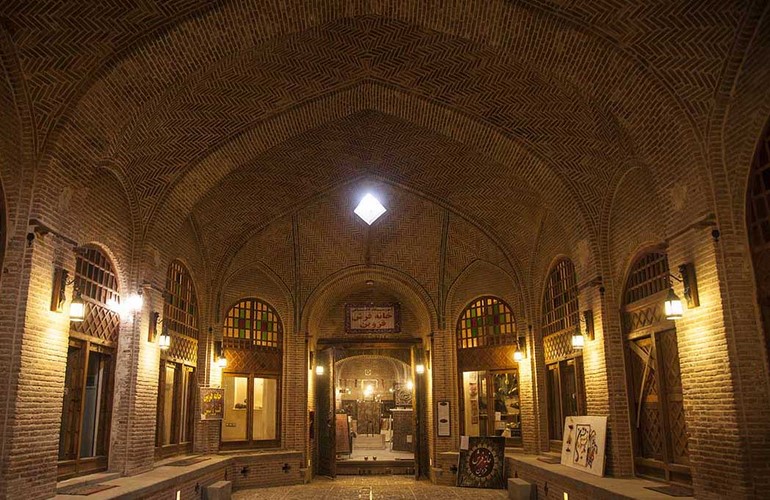 جاهای دیدنی قزوین؛ راهنمای سفر به شهر دروازهها 13 چهارسوق
