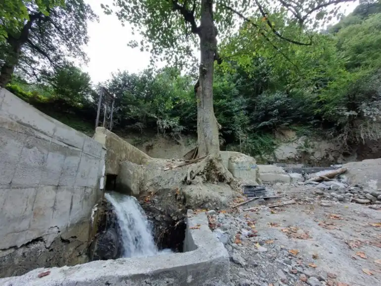 دریاچه سراگاه گیلان یا آیینه تمامقد طبیعت؟ 22 روستا و آبشار شیله وشت