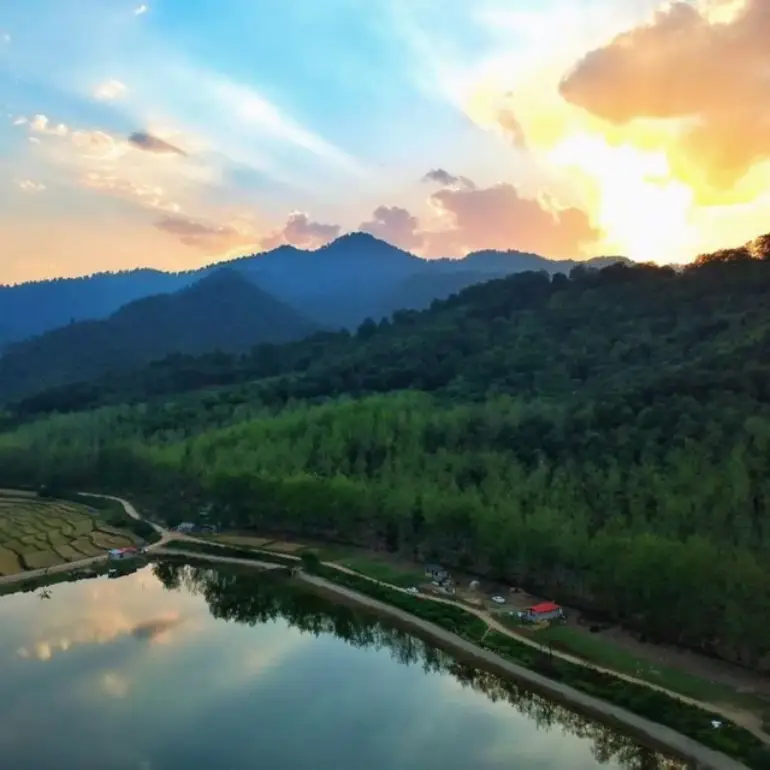 دریاچه سراگاه گیلان یا آیینه تمامقد طبیعت؟ 8 آب و هوای دریاچه سراگاه