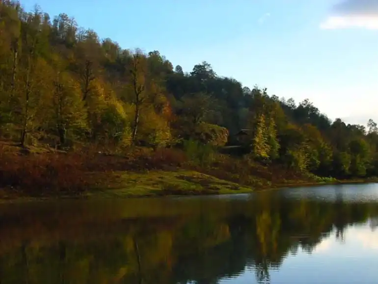 دریاچه سراگاه گیلان یا آیینه تمامقد طبیعت؟ 15 دریاچه سراگاه