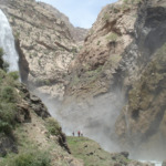 آبشار تنگ زندان چهار محال و بختیاری و تجربه طبیعت‌گردی