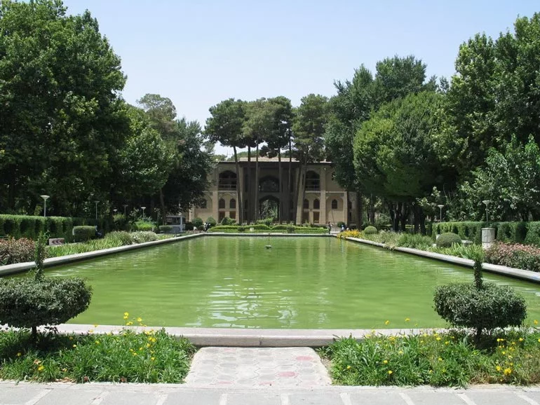 کاخ هشت بهشت اصفهان jpg