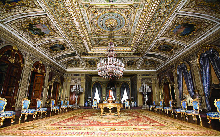 کاخ دولما باغچه استانبول؛ فرصتی برای تماشای لاکچری‌ترین سبک زندگی