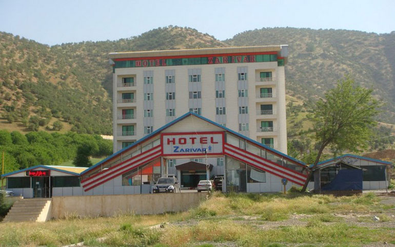 دریاچه زریوار