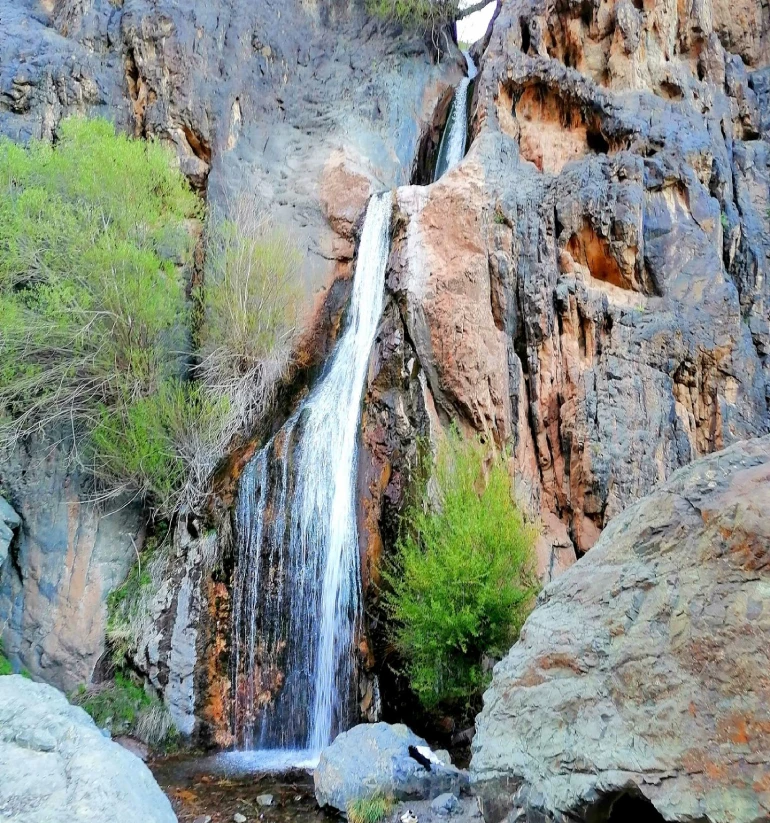 روستای طامه نطنز؛ گردشگری در زادگاه تحفه نطنز 5 آبشار طامه