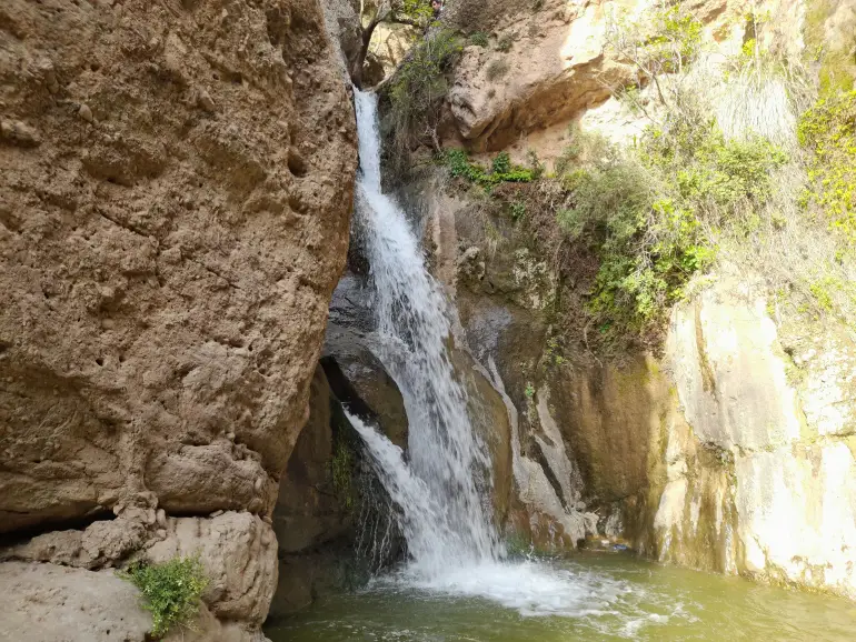 شنا در آبشار طلایی خرم آباد