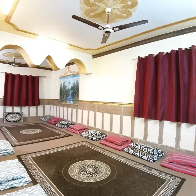 اقامتگاه بومگردی کلبتونه