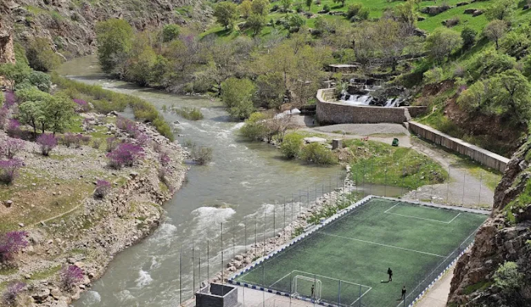 زمین فوتبال روستای دیوزناو