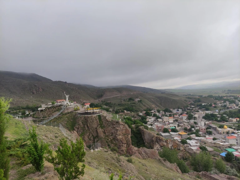 پل معلق هیر اردبیل؛ تجربه قدم زدن بر فراز طبیعت 8 بهترین مسیر دسترسی به پل معلق هیر