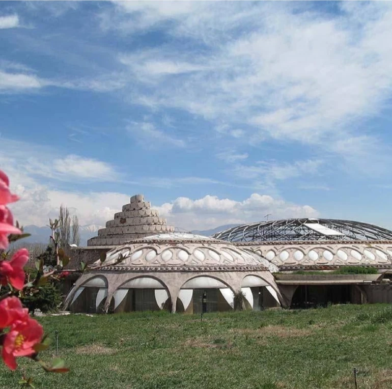 کاخ مروارید کرج؛ سفر به دنیای تاریخ و معماری باشکوه 15 کاخ شمس کرج